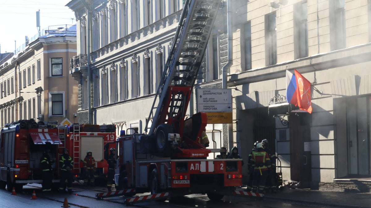 В здании Горизбиркома в центре Петербурга тушили тренировочный пожар –  Коммерсантъ Санкт-Петербург