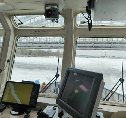 Ледокол «Невская застава» начал работать у места строительства нового моста через Неву