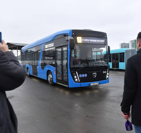 В Петербурге проводятся испытания нового электробуса КАМАЗ с ночной зарядкой