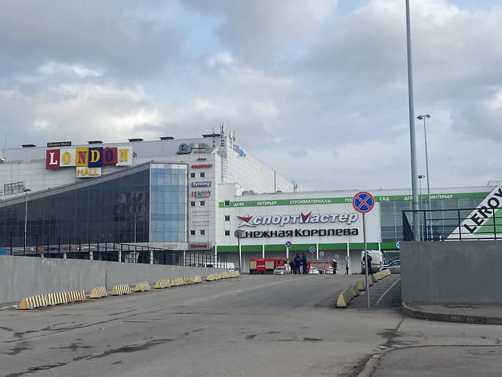 В Петербурге из-за сообщения о бомбе эвакуировали посетителей ТЦ ...