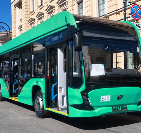 Новый электробус «Сириус» показали на транспортном фестивале на Манежной площади