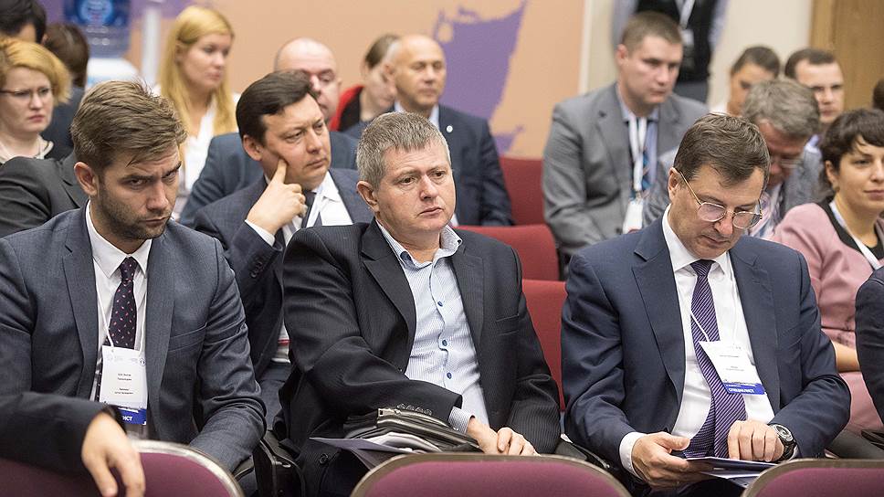Участники панельной дискуссии «Особые экономические зоны России. Новый этап в развитии проекта и регионов»