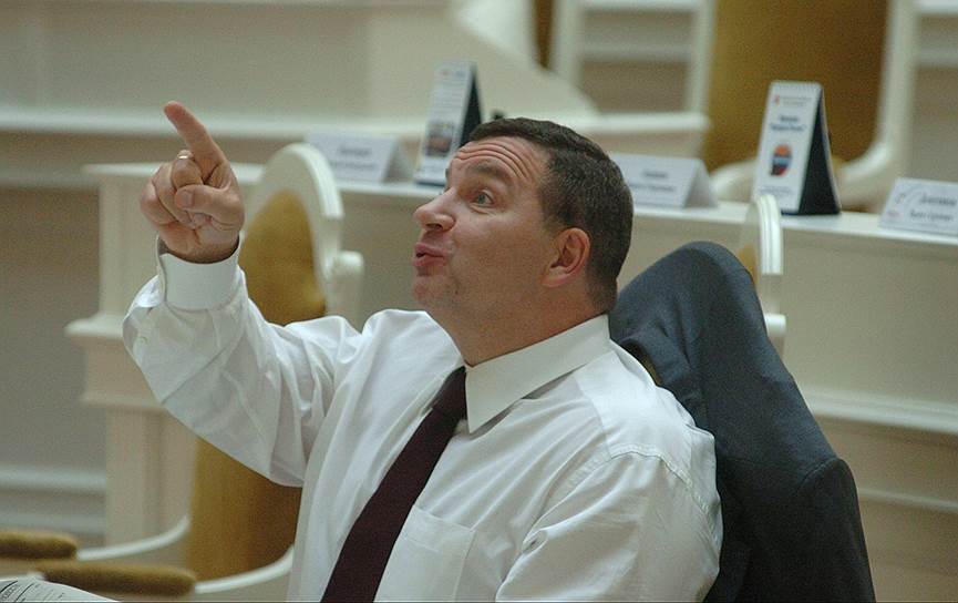 Сентябрь 2004 г. депутат Законодательного собрания Санкт-Петербурга Сергей Никешин