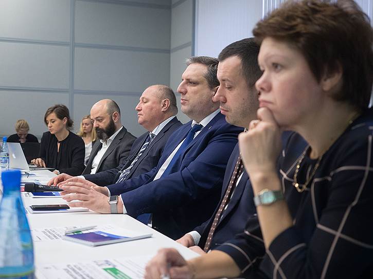 Круглый стол «Петербургская промышленность: разворот к росту. Перспективы развития новых производств»