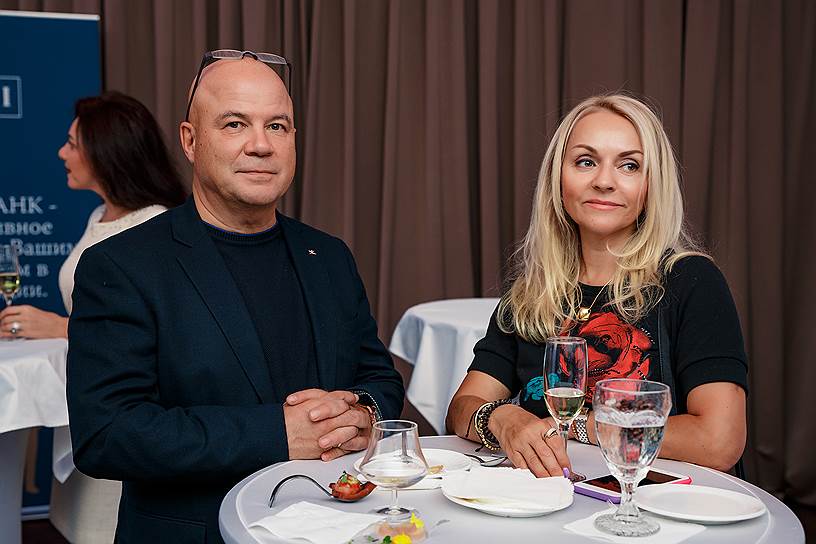 Директор филиала «Спортмастер Россия» Александр Люлько с супругой