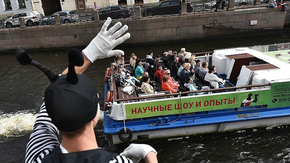 О наводнении туристов на реках и каналах Петербурга на фоне ЧМ-2018