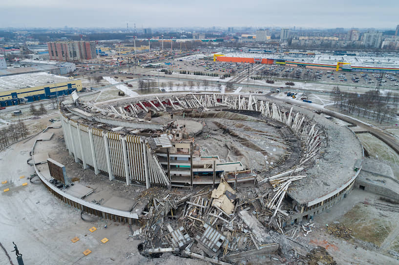 Последствия обрушения крыши Спортивно-концертного комплекса (СКК) &quot;Петербургский&quot;