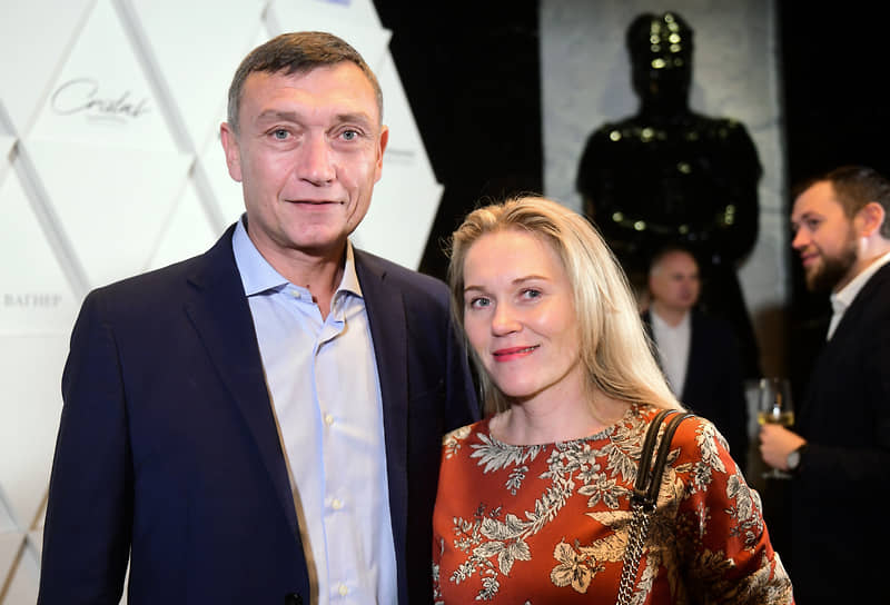 Людмила Рева, коммерческий директор SRV с супругом