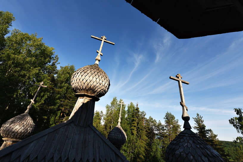 Вид с колокольни церкви преподобного Александра Свирского
