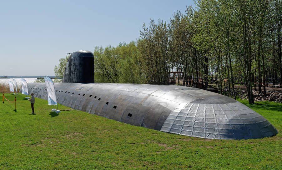 Церемония открытия макета первой советской атомной подводной лодки К-3 «Ленинский комсомол» на территории кластера «Остров фортов»