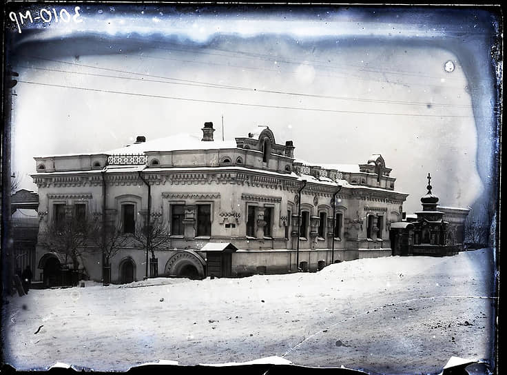 Дом инженера Ипатьева  где с 30 апреля до расстрела 17 июля 1918 года содержался Николай II с семьей и прислугой