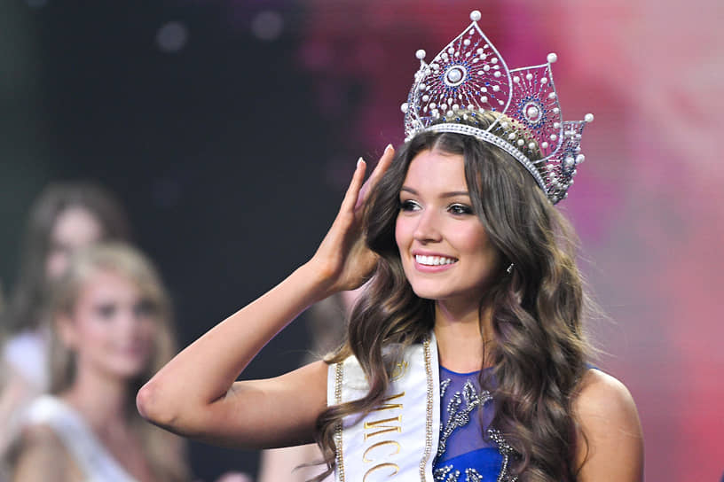 Победительница конкурса «Мисс Россия 2023» Маргарита Голубева из Санкт-Петербурга в короне из белого золота
