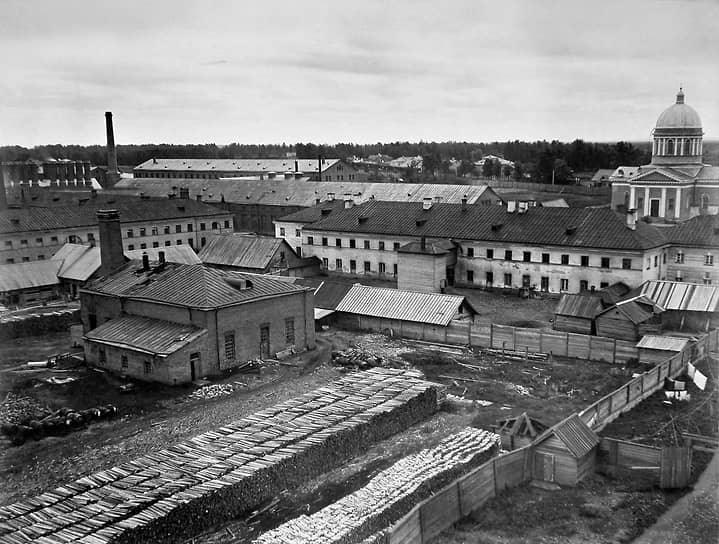 Общий вид территории Обуховского завода конца 1860-х годов
