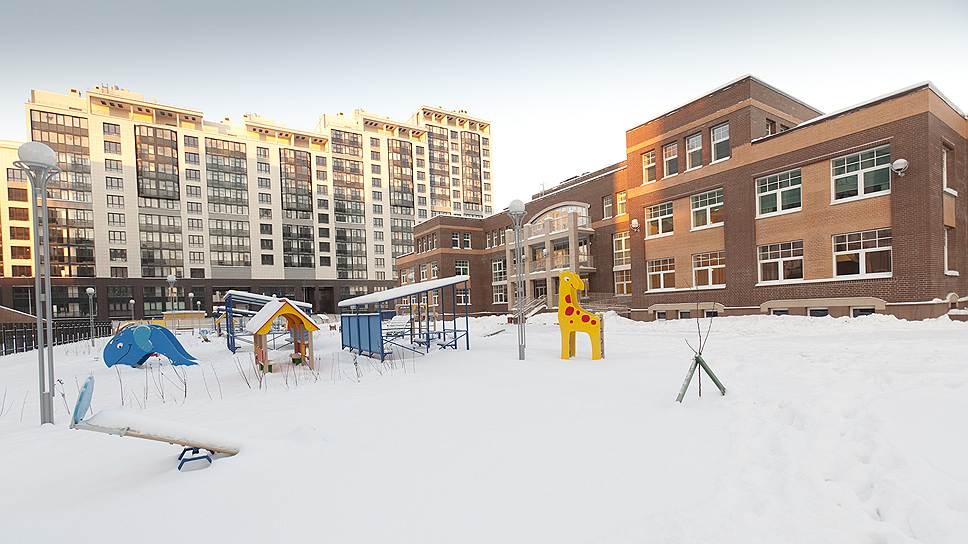 Благоустроенная придомовая территория со спортивными и детскими площадками — один из факторов комфортности жилого проекта