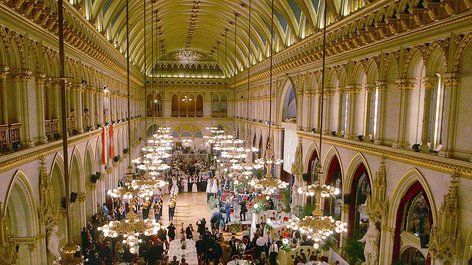 Званые обеды и балы в Вене собирают под сводами городской ратуши великое множество гостей