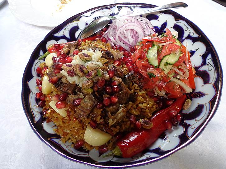 Ферганский плов в ресторане узбекской кухни «Ош Пош»