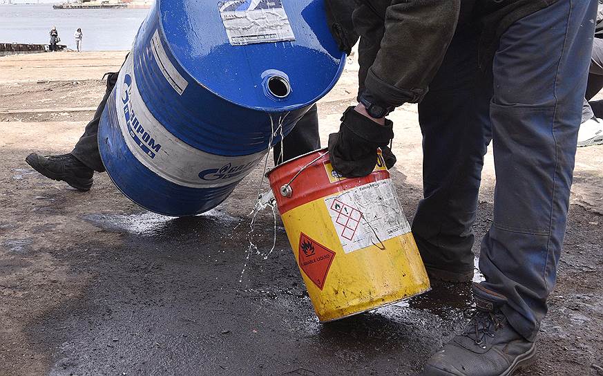 На фоне заморозки цен на топливо у «Роснефти» произошел публичный конфликт с независимыми АЗС