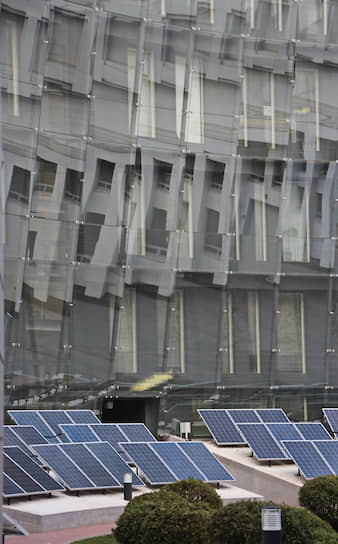 Солнечные батареи и коллекторы зависят от погодных условий и обладают высокой стоимостью
