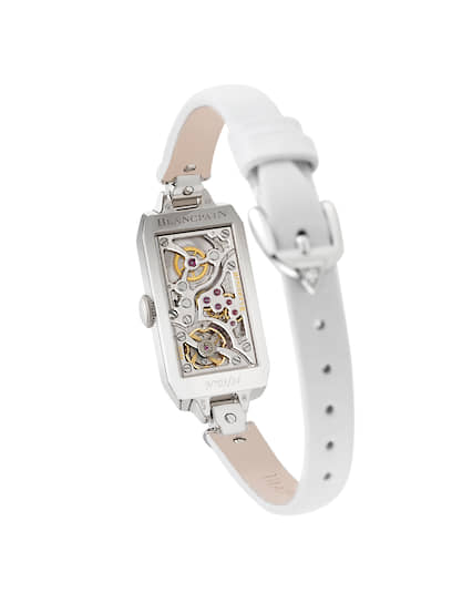 Новые часы Blancpain Valentine’s Day 2020 с механическим калибром 510 в корпусе из белого золота 35 х 16 мм, украшенном 84 бриллиантами, с циферблатом из перламутра с бриллиантами и рубинами