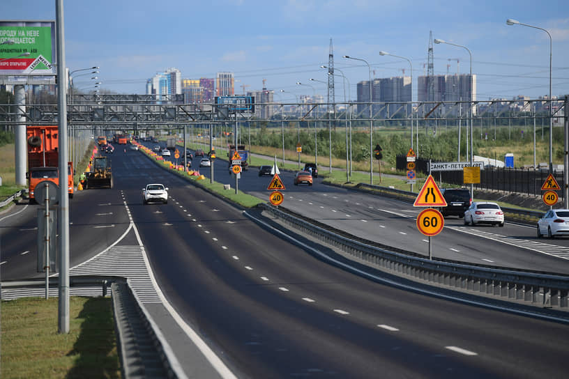 Эксперты отмечают, что за последние десять лет доля дорог Петербурга, соответствующих нормативным требованиям, снизилась на 10%