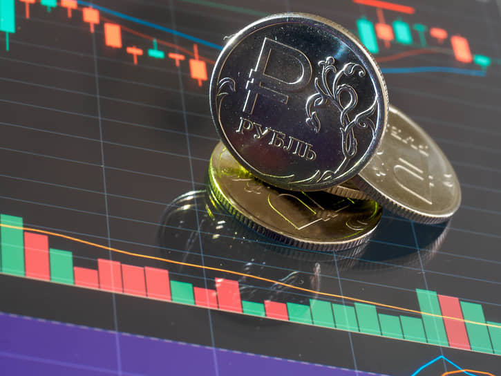 С начала года розничные инвесторы вложили в рынок около 1 трлн рублей