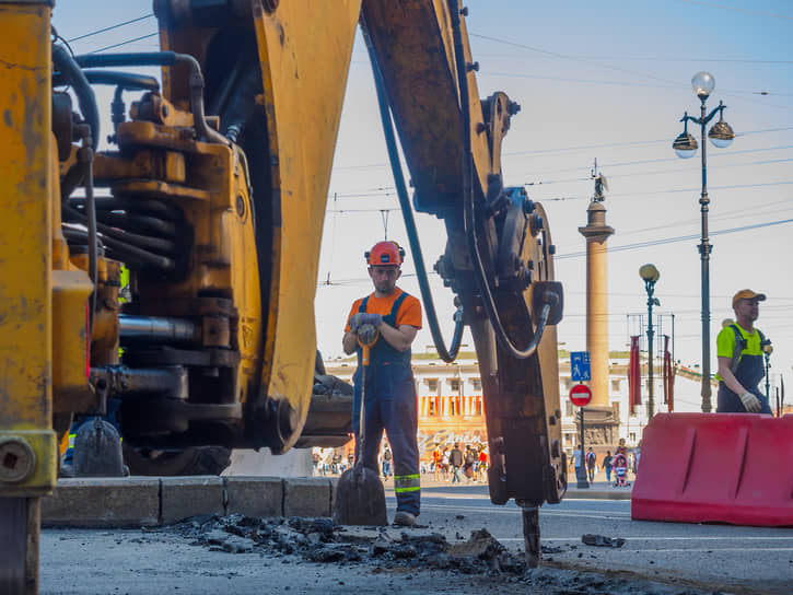 В дорожном фонде Петербурга на следующий год заложено 8 млрд рублей в рамках текущего ремонта трасс и 2 млрд рублей на капитальный ремонт