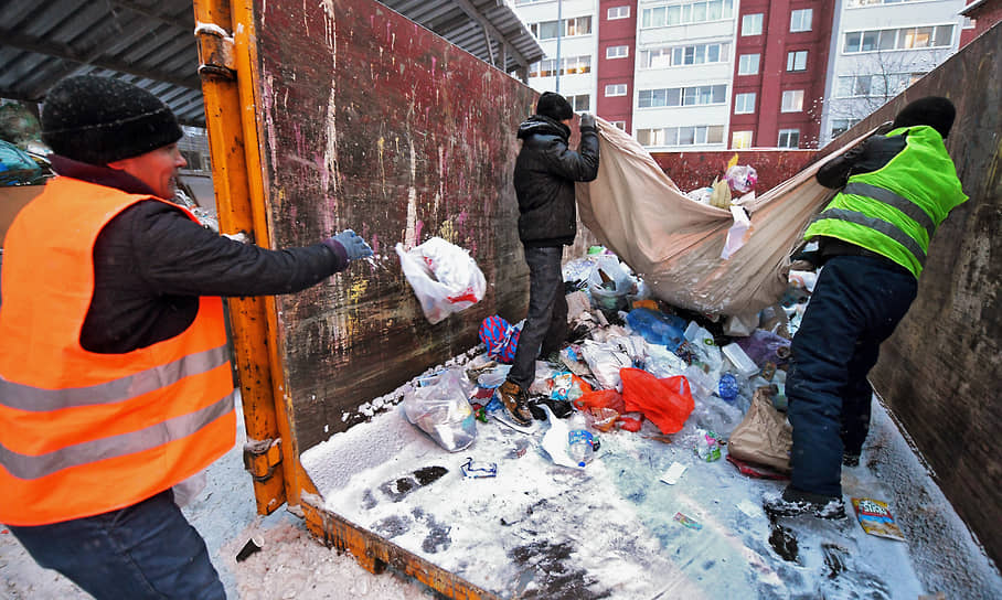 1 января стало очевидно, что ситуация с вывозом мусора в части районов города далека от стабильной
