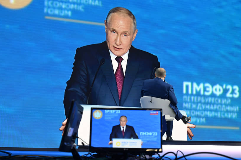Лейтмотивом выступления главы государства на ПМЭФ-23 стал тезис о том, что российская экономика и системы управления оказались прочнее, чем полагали на Западе