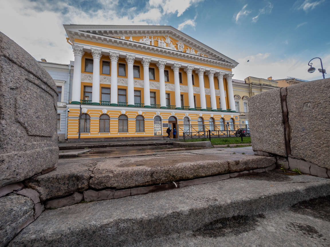 Фасад особняка Румянцева отреставрировали на средства из городского бюджета. Как сообщили в пресс-службе Государственного музея истории Санкт-Петербурга, сумма составила более 46 млн рублей