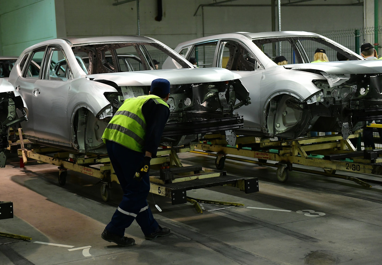 Завод Nissan, с конвейера которого сходили Nissan Qashqai, Nissan X-Trail, Nissan Murano, в 2021 году выпустил 45 040 машин, что на 17% больше, чем в 2020 году. После начала спецоперации на Украине предприятие прекратило работу