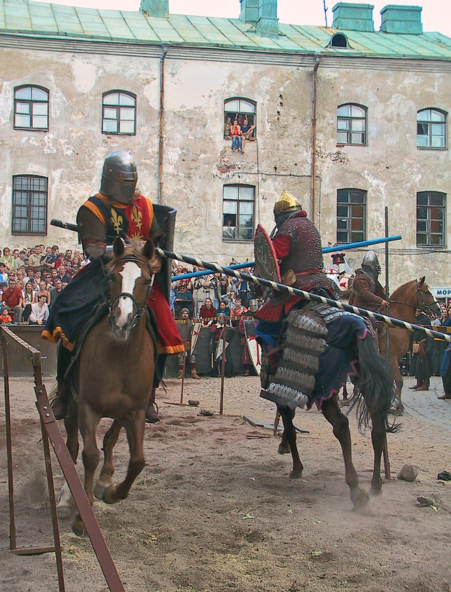 В Выборге можно попасть на настоящий конный турнир во время международного военно-исторического фестиваля «Рыцарский замок»