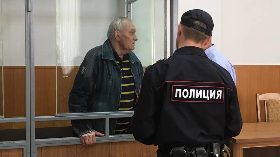 72-летний житель поселка Чертково Ростовской области Владимсир Моргунов приговорен к 12 годам в колонии строгого режима за шпионаж в пользу Украины