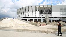 На стадионе «Ростов-Арена» завершили отсыпку футбольного поля песком