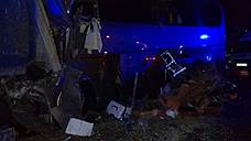 На трассе М-4 «Дон» автобус с паломниками врезался в грузовик, шесть человек погибли