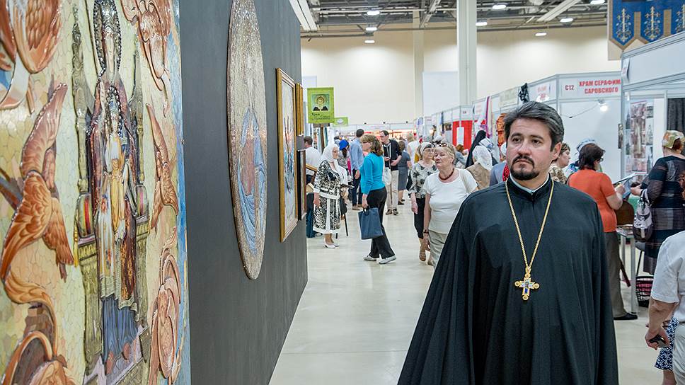 X межрегиональная выставка-ярмарка «Православная Русь» начала работать в выставочном центре «ВертолЭкспо». Выставка открыта  с 26 по 31 мая включительно.