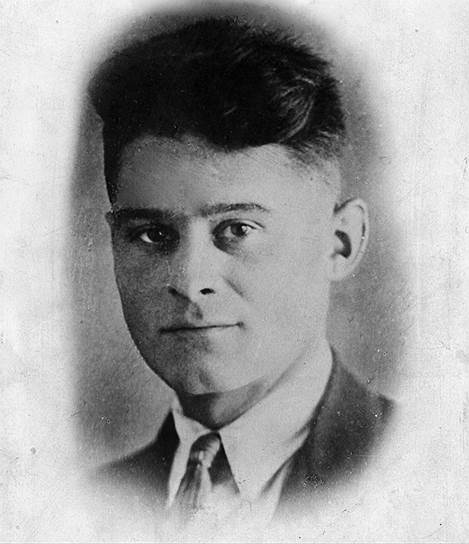 Д.М.Чумаченко - выпускник Харьковского авиационного института, 1936 год
