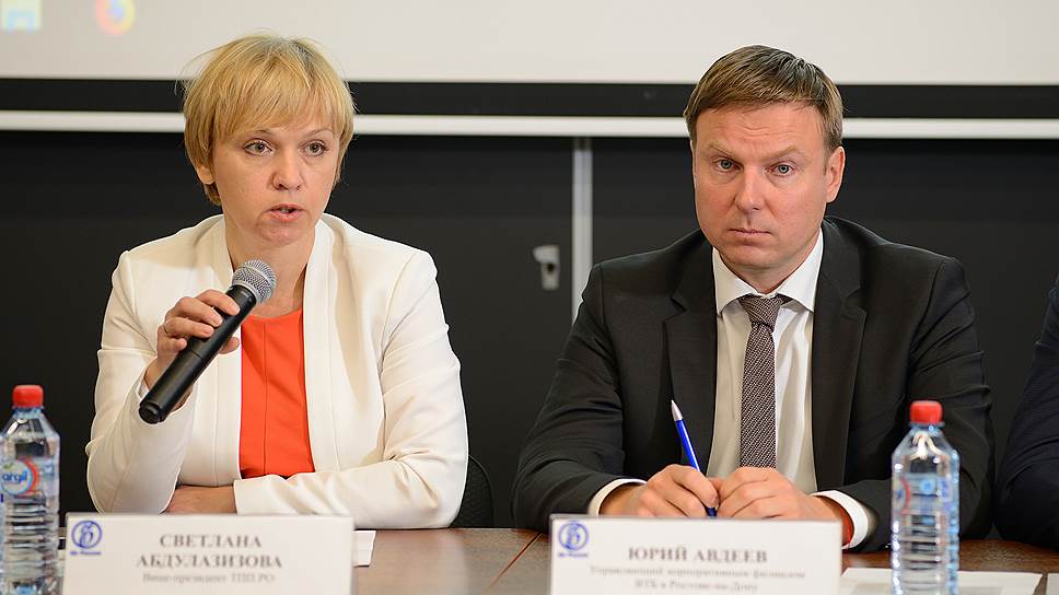 (Слева направо) Светлана Абдулазизова, вице-президент ТПП РО; Юрий Авдеев, управляющий корпоративным филиалом ВТБ в Ростове-на-Дону