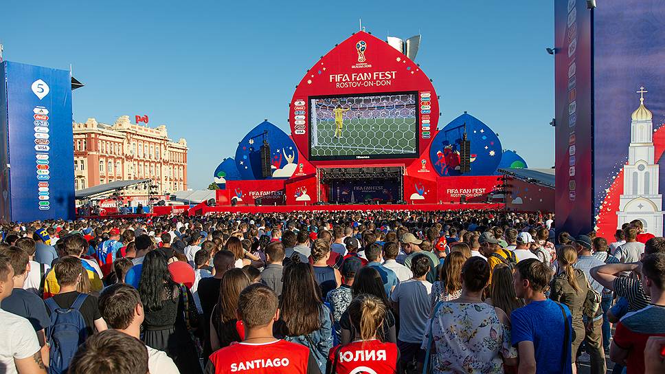 Фест в ростове. Фан фест. FIFA Fan Fest. ФИФА фан фест МГУ. Дом фан фест.