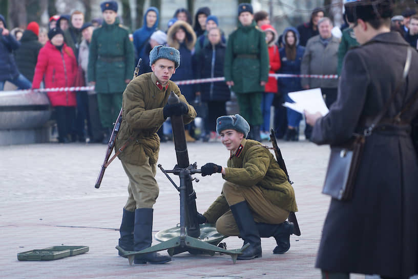 Военно-историческая реконструкция событий 12 февраля 1943 года - день осводождения Краснодара от немецкой оккупации.