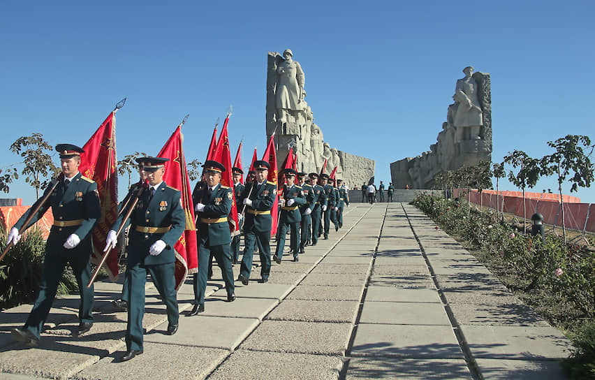 Торжественная церемония открытия Народного военно-исторического музейного комплекса Великой Отечественной войны &quot;Самбекские высоты&quot;