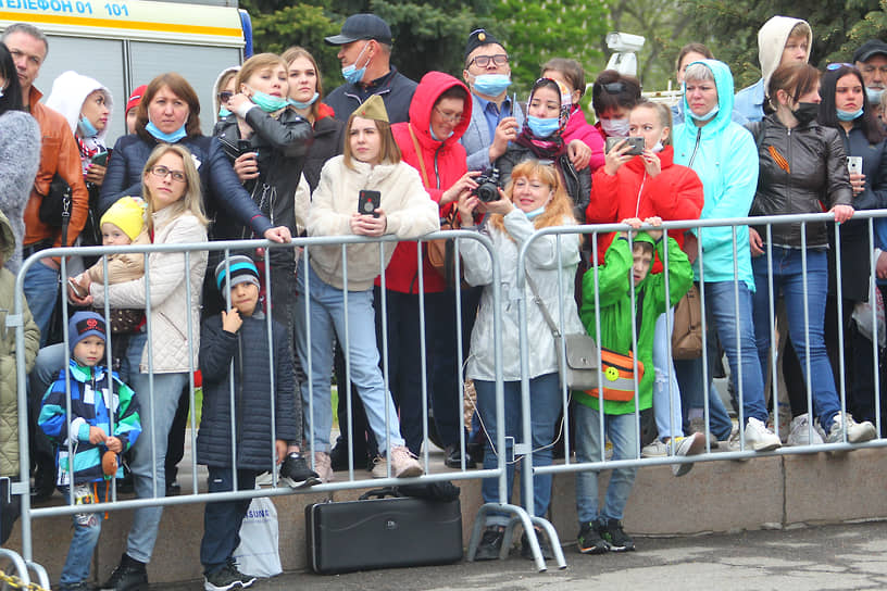 Военный парад на Театральной площади, посвященный 76-летию Победы в Великой Отечественной войне (ВОВ).