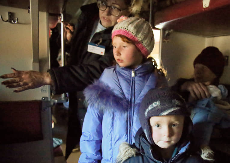 Беженцы из Украины в вагоне поезда &quot;Таганрог - Владимир&quot;