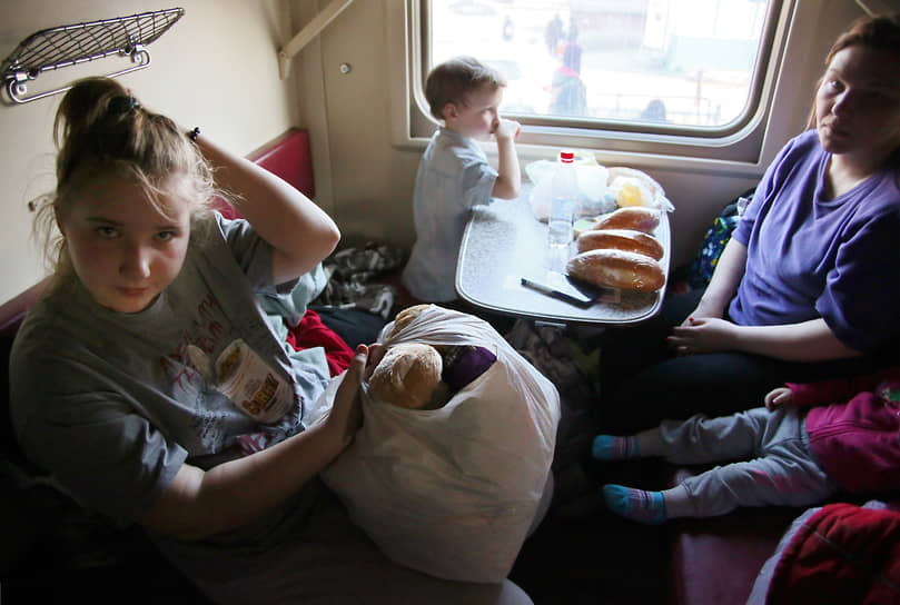 Беженцы из Украины в вагоне поезда &quot;Таганрог - Владимир&quot;