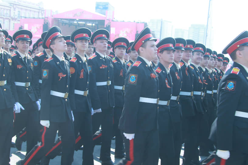 Военный парад на Театральной площади, посвященный 77-й годовщине Победы в Великой Отечественной войне