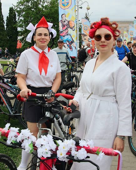 &quot;Ростовский велопарад-2023&quot;. Жанровая фотография. Участники перед стартом на Театральной площади