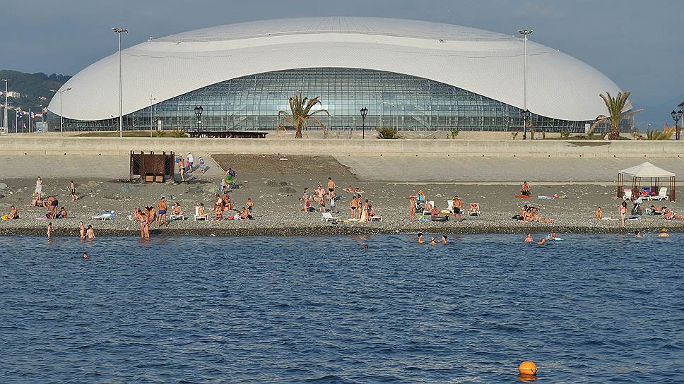 Многие туристы приезжают в Сочи, чтобы побывать на месте проведения Олимпийских Игр.