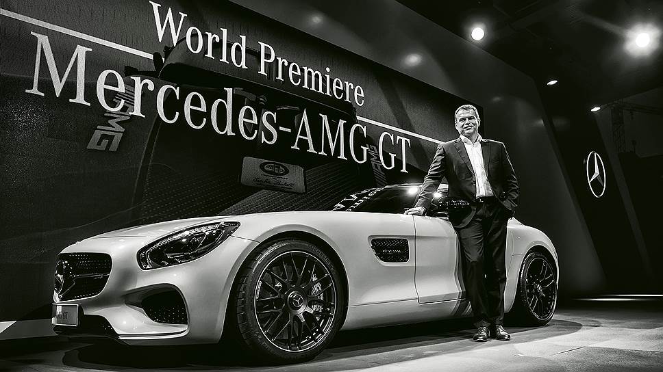 Тобиас Мерс, председатель правления Mercedes-AMG «Mercedes-AMG GT — важная веха в истории AMG. Почему? Если вы хотите быть серьезным спортивным автомобильным брендом, вы должны придумать свой собственный автомобиль. И новый GT, вторая модель, которую мы разработали полностью самостоятельно, это чистокровный спорткар, а не просто преемник SLS».