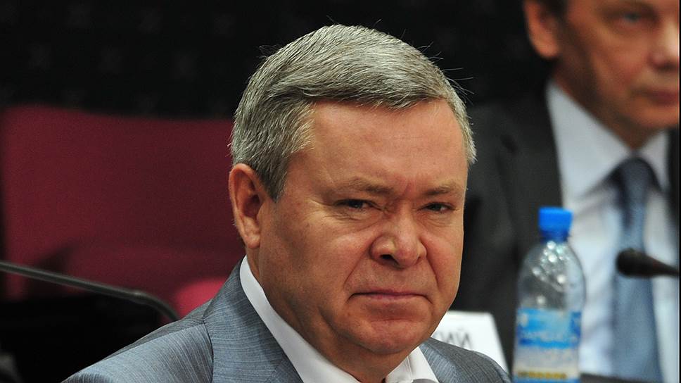 Александр Нефедов потребовал от городских властей ускорить процесс выдачи разрешения на строительство стадиона