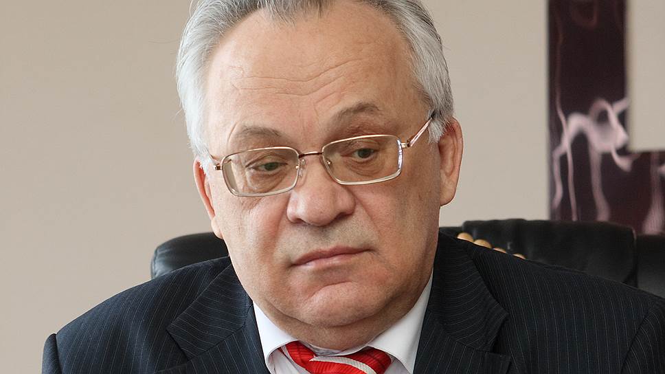 Судебные разбирательства АО «Авиаагрегат» с бывшим руководителем Геннадием Кулаковым привели к аресту жилья и счетов в банках