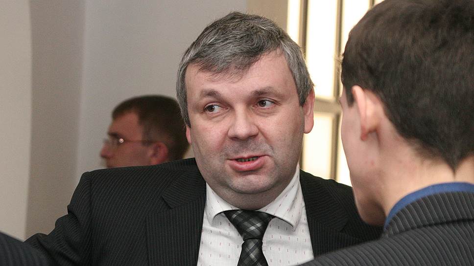АК Банк, председателем совета директоров которого является Алексей Леушкин, лишился лицензии, и теперь его  руководителям  и ключевым акционерам может грозить уголовное преследование 